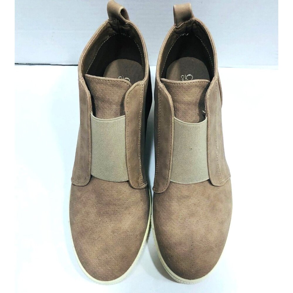 Catherine Malandrino Sabra Tan Suede Ankle Boots Booties Women's 8 Hidden Wedge - Picture 2 of 10